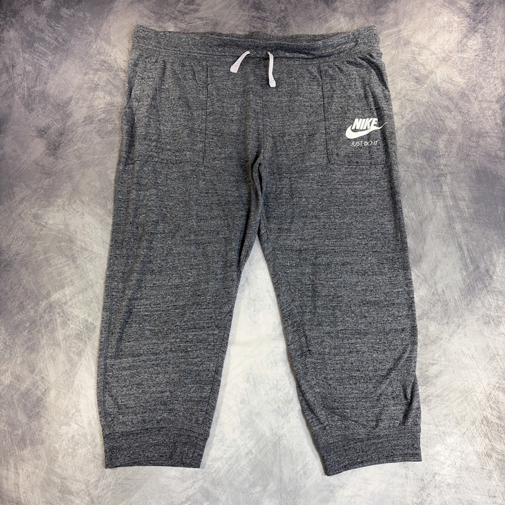 Nike Gym Vintage Capris Womens 1X Grey Heathered Cropped Sweatpants Joggers
